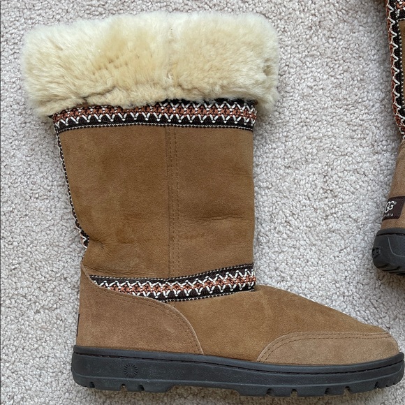 UGG Tan Suede Winter Boots with Cream Lining - Picture 2 of 11